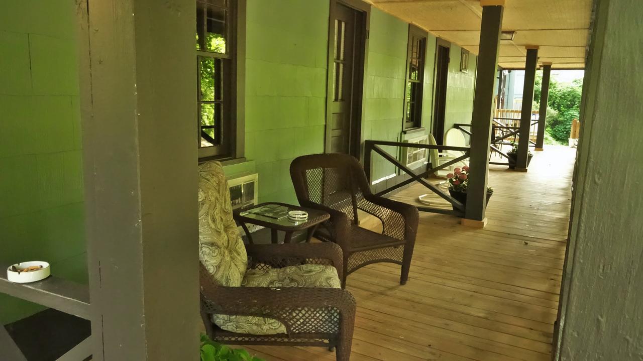Riverside Lodge At Chimney Rock Exteriör bild