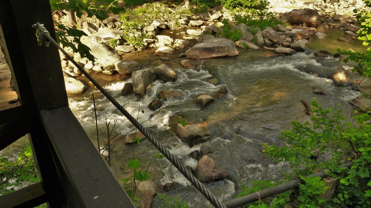 Riverside Lodge At Chimney Rock Exteriör bild
