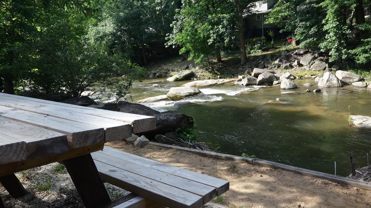 Riverside Lodge At Chimney Rock Exteriör bild